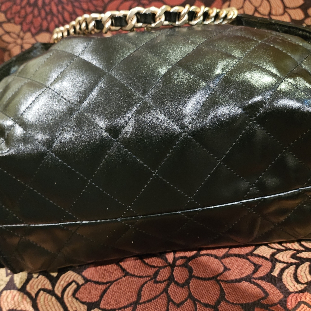 Black Quilted Shoulder Bag with Gold Chain Detail - Picture 6 of 10